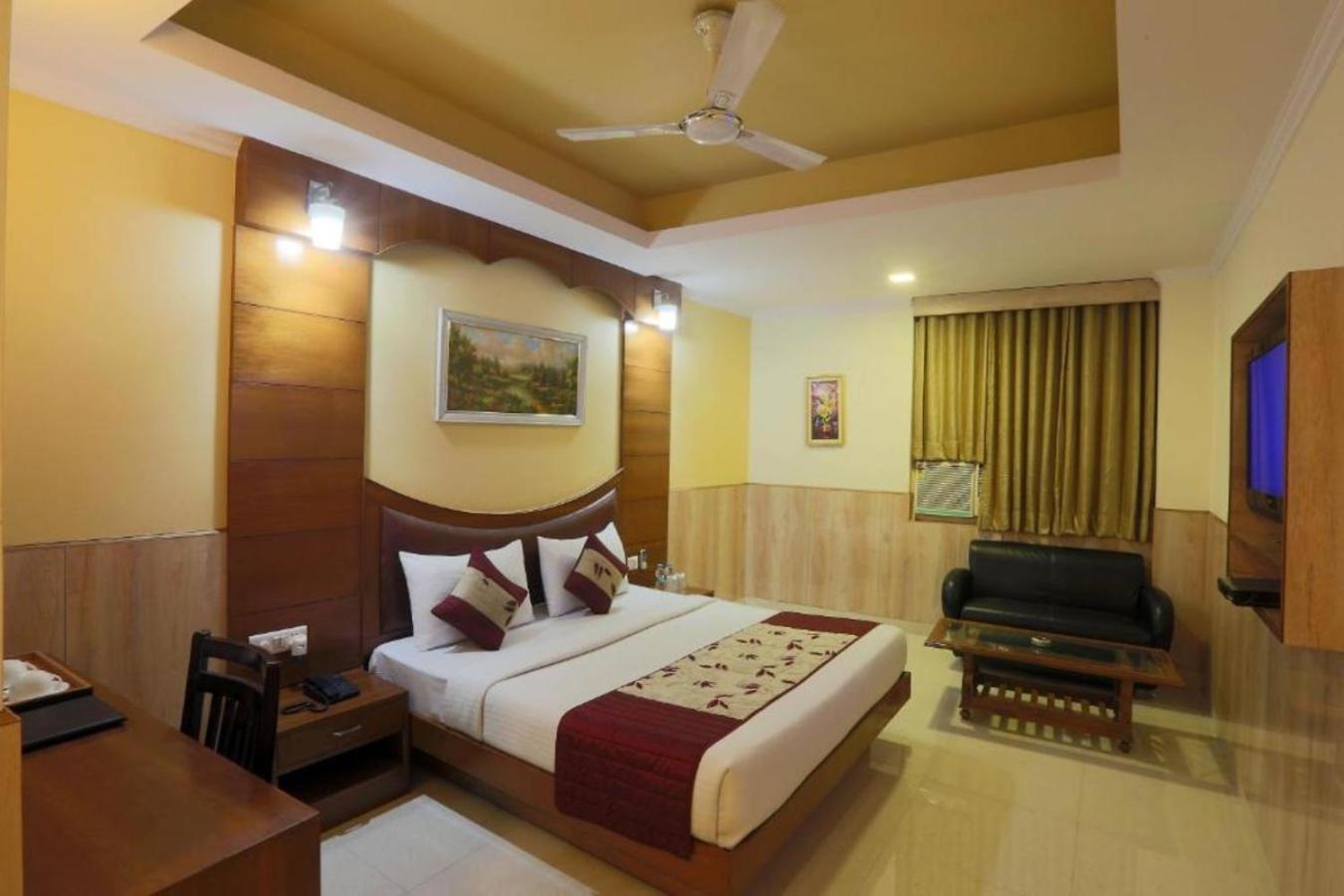 Hotel Castle Blue New Delhi Near Igi Airport Exterior foto