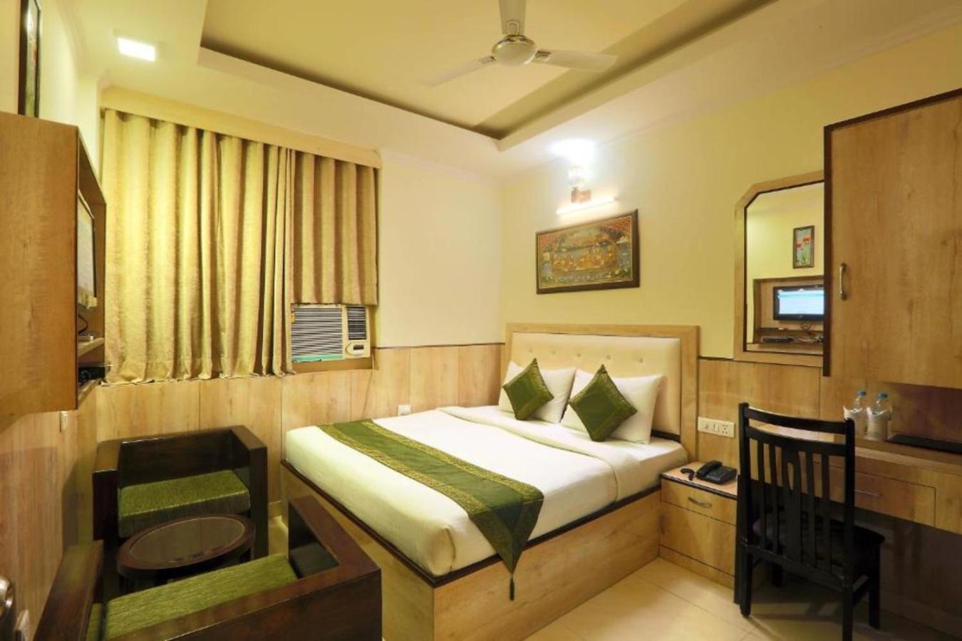 Hotel Castle Blue New Delhi Near Igi Airport Exterior foto