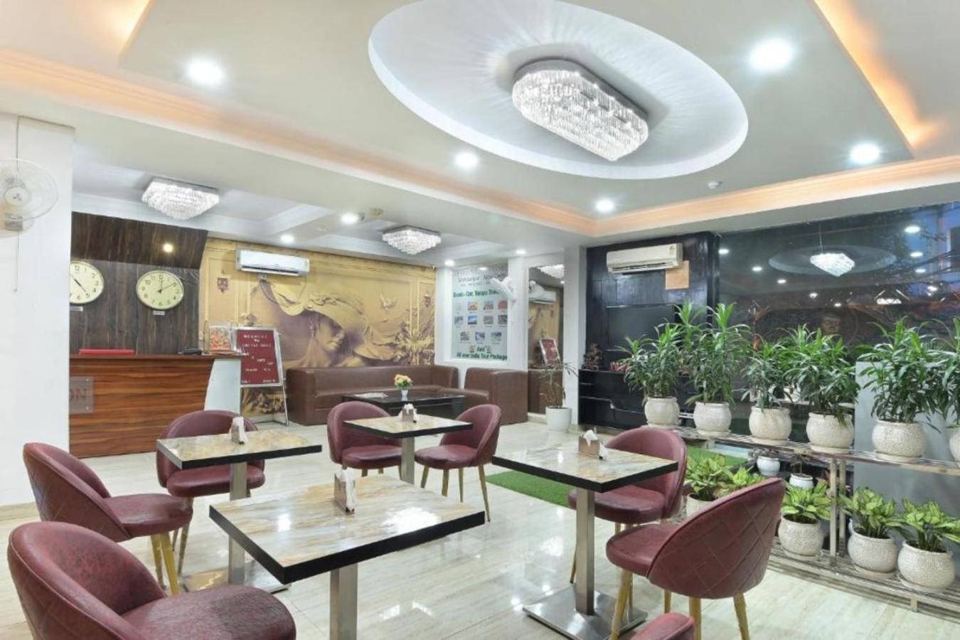 Hotel Castle Blue New Delhi Near Igi Airport Exterior foto