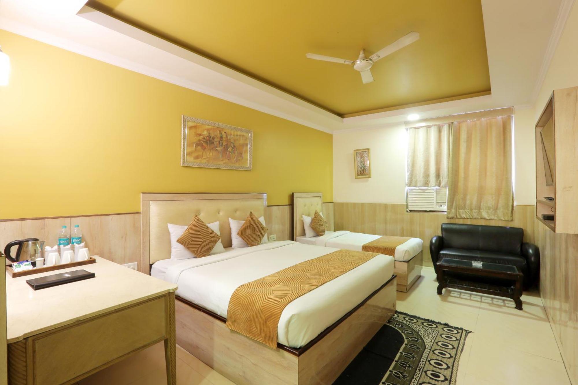 Hotel Castle Blue New Delhi Near Igi Airport Exterior foto